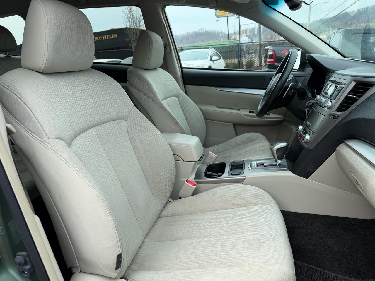 Subaru Outback 2.5i Premium 2012