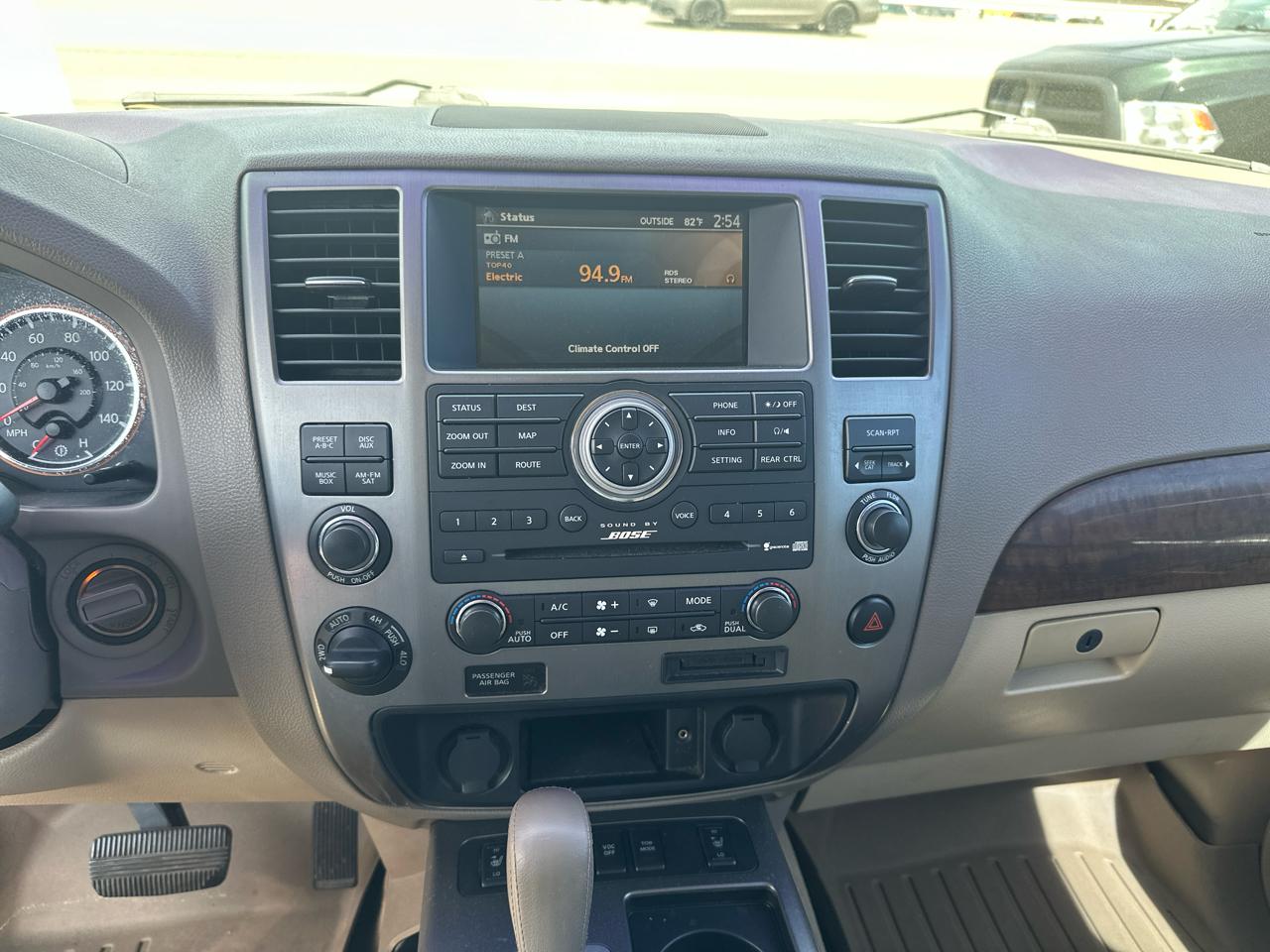 Nissan Armada 4x4 Platinum 2011