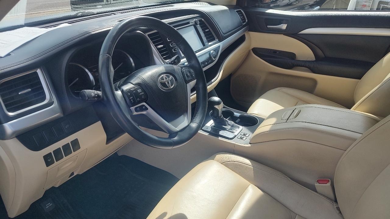 Toyota Highlander XLE AWD V6 2016