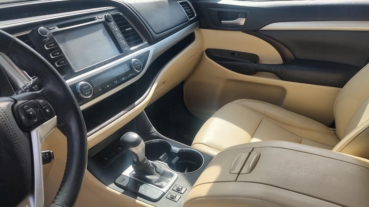 Toyota Highlander XLE AWD V6 2016
