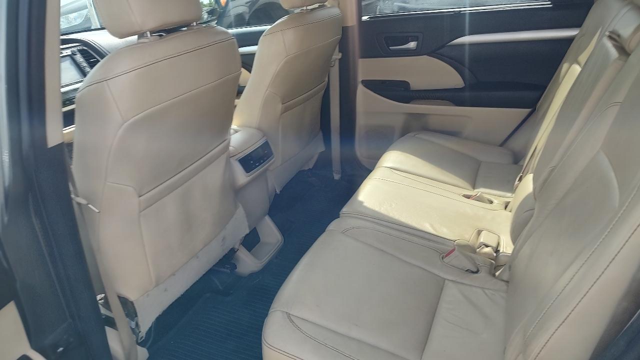 Toyota Highlander XLE AWD V6 2016