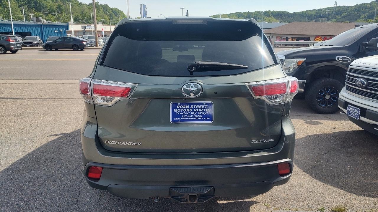 Toyota Highlander XLE AWD V6 2016