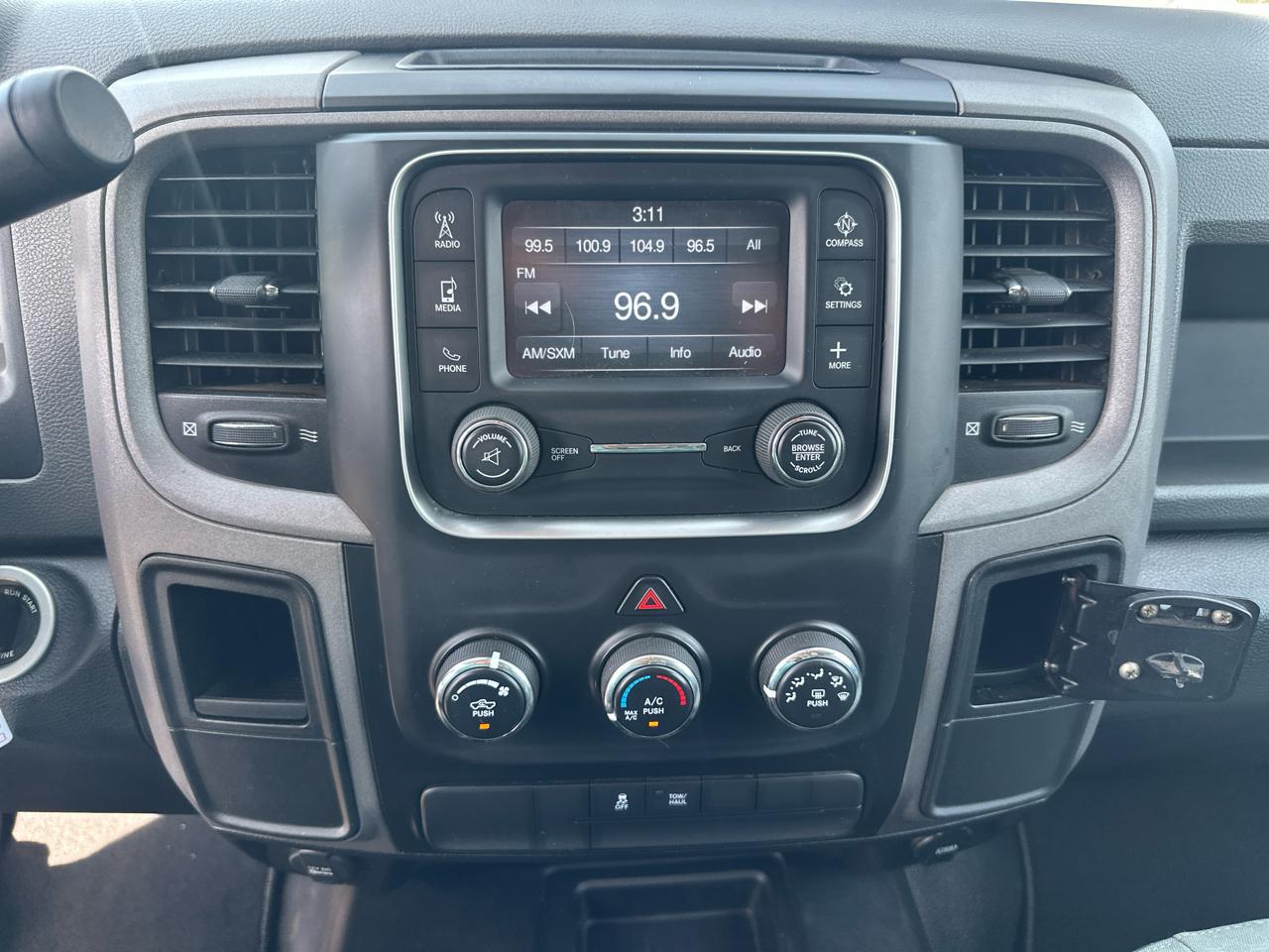 RAM 2500 Tradesman Crew Cab LWB 4WD 2016