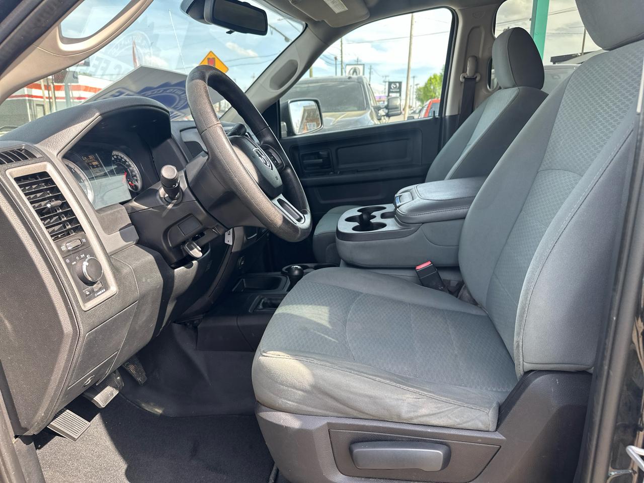 RAM 2500 Tradesman Crew Cab LWB 4WD 2016