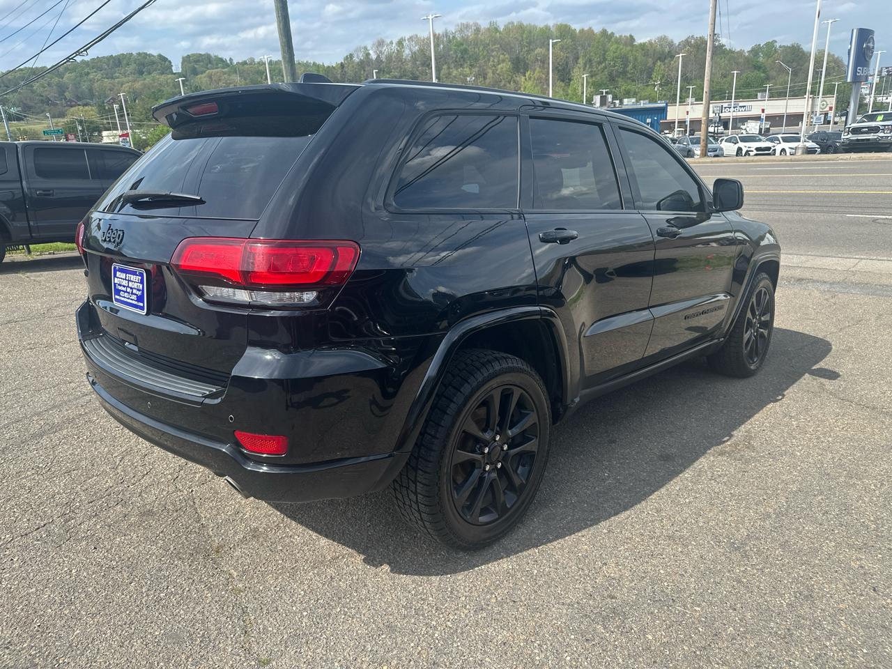 Jeep Grand Cherokee Laredo 4WD 2018