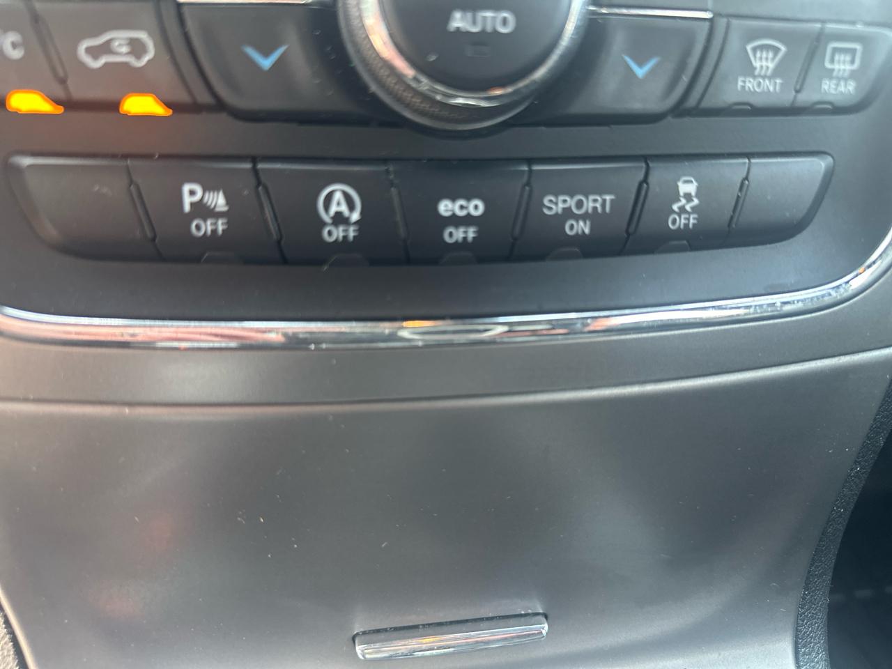 Jeep Grand Cherokee Laredo 4WD 2018
