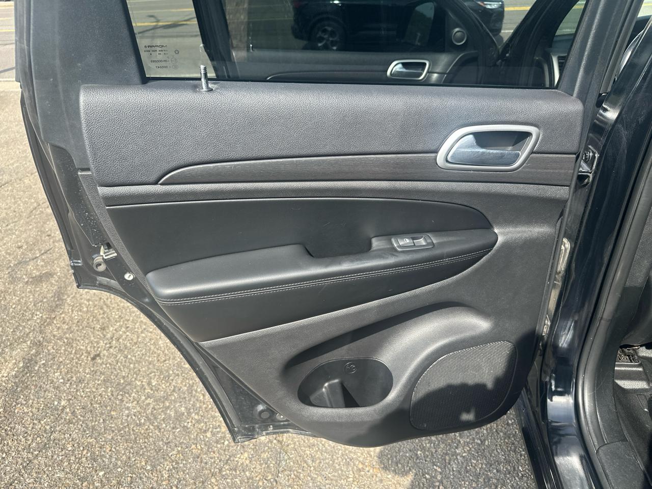 Jeep Grand Cherokee Laredo 4WD 2018