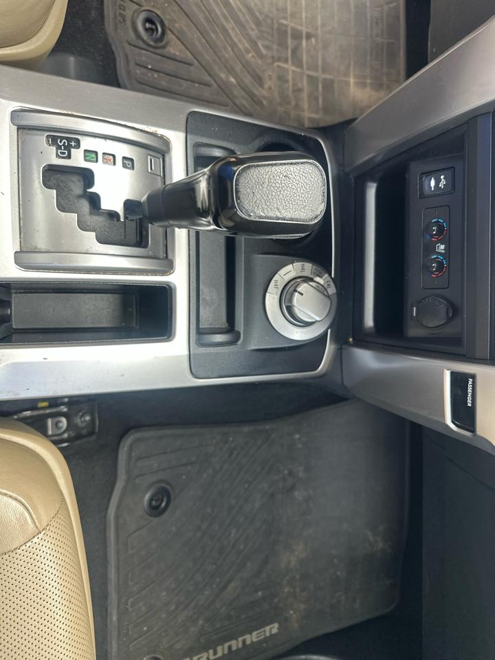 Toyota 4Runner SR5 4WD 2014