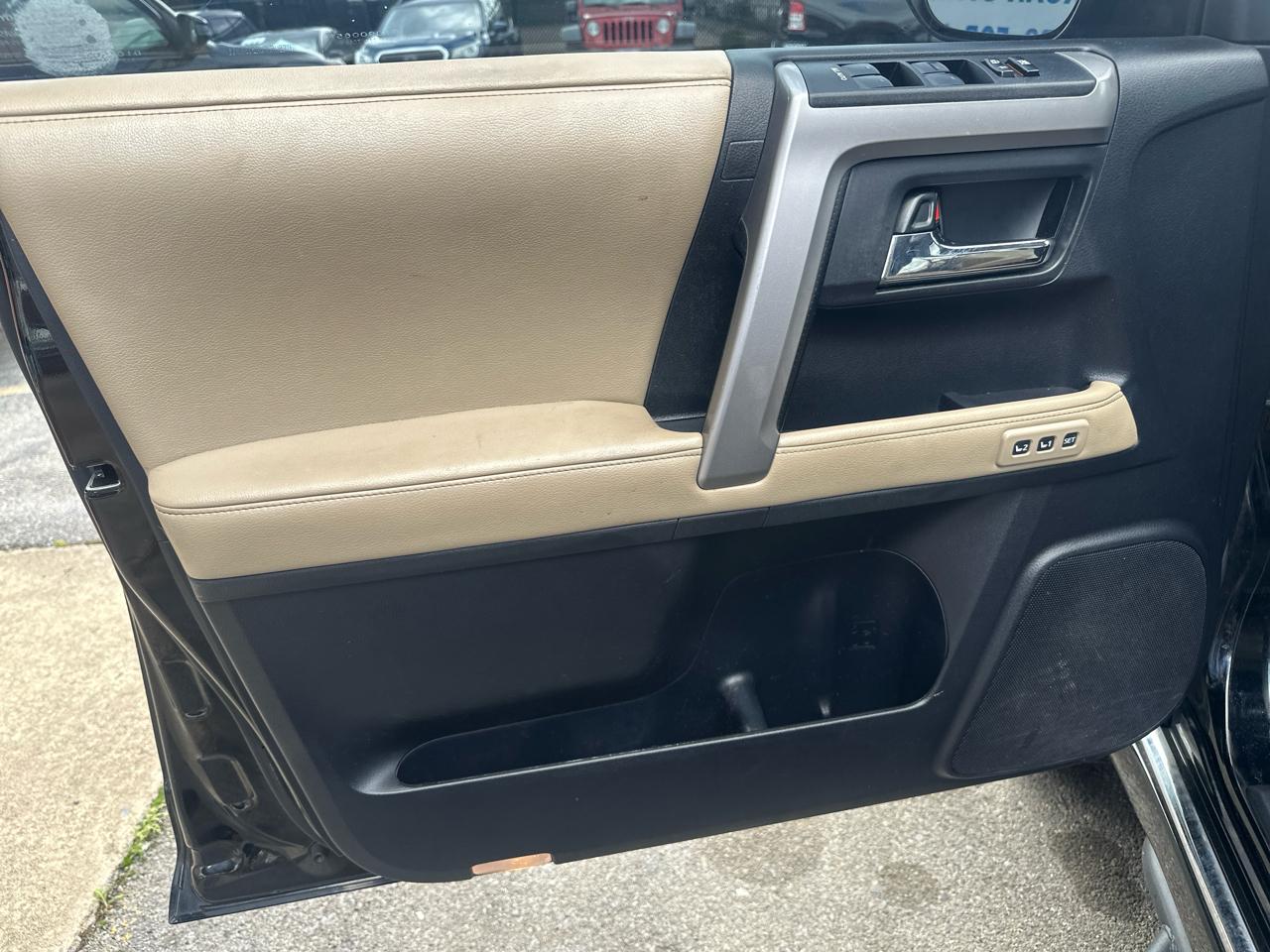 Toyota 4Runner SR5 4WD 2014