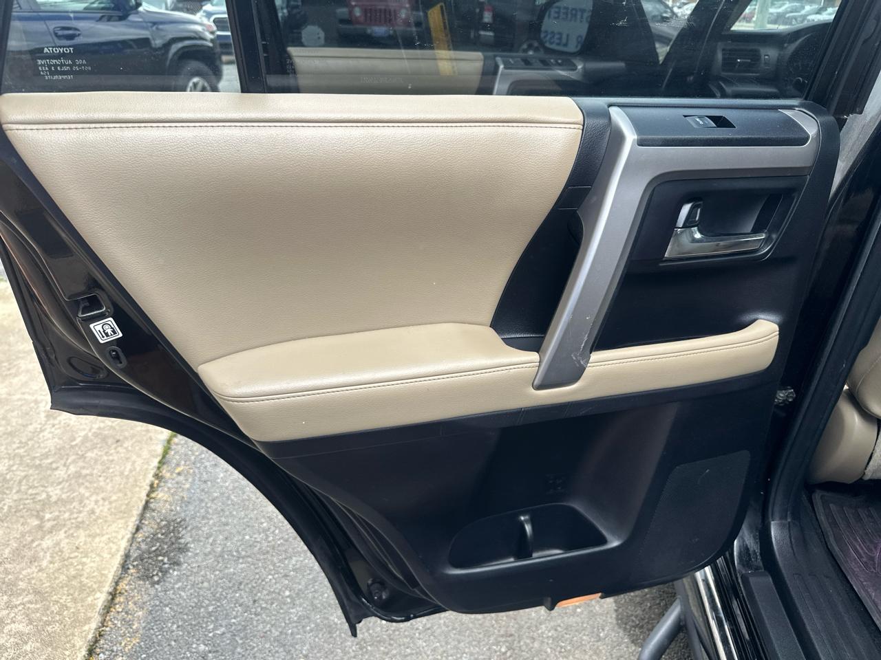 Toyota 4Runner SR5 4WD 2014
