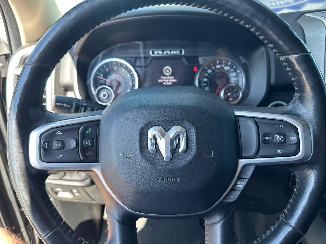 RAM 1500 Big Horn Crew Cab SWB 4WD 2020