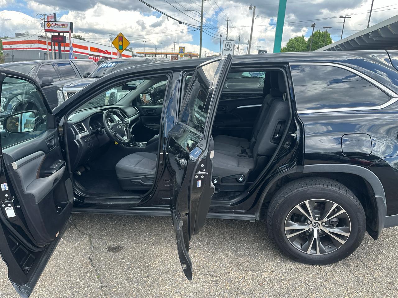 Toyota Highlander LE Plus AWD V6 2019