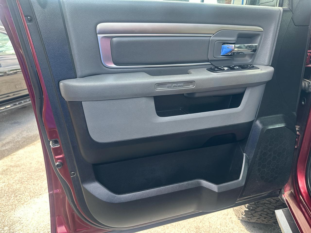 RAM 1500 Classic Tradesman Crew Cab LWB 4WD 2019