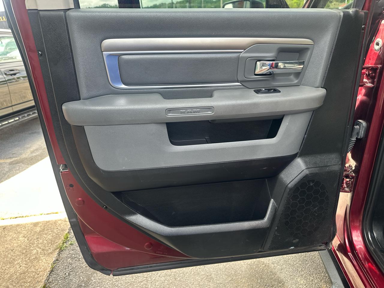 RAM 1500 Classic Tradesman Crew Cab LWB 4WD 2019