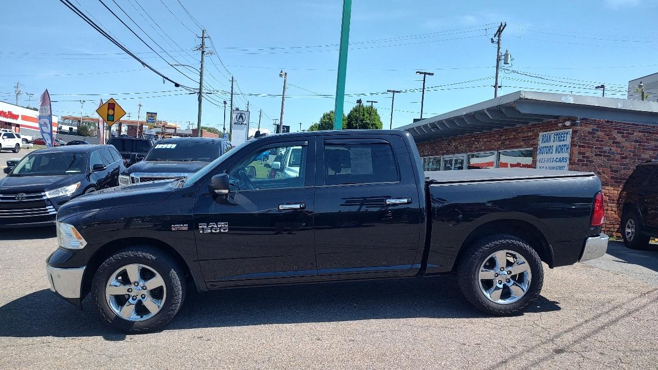 RAM 1500 SLT Crew Cab SWB 4WD 2016