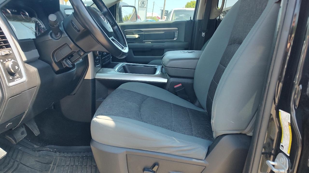 RAM 1500 SLT Crew Cab SWB 4WD 2016
