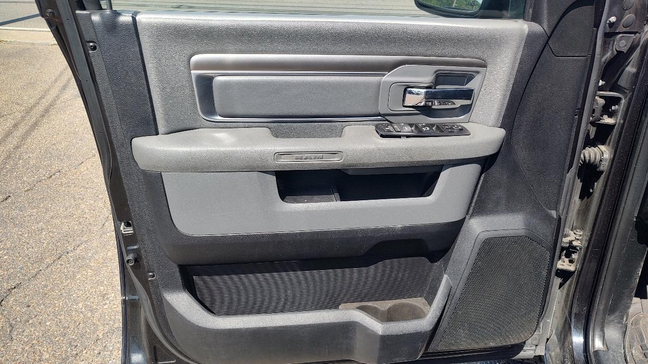 RAM 1500 SLT Crew Cab SWB 4WD 2016