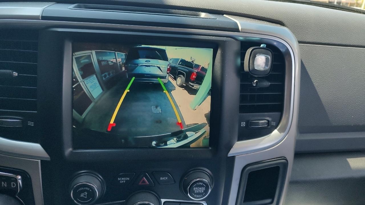 RAM 1500 SLT Crew Cab SWB 4WD 2016