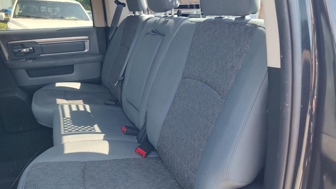 RAM 1500 SLT Crew Cab SWB 4WD 2016