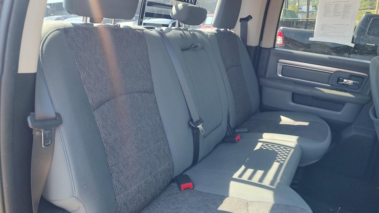 RAM 1500 SLT Crew Cab SWB 4WD 2016