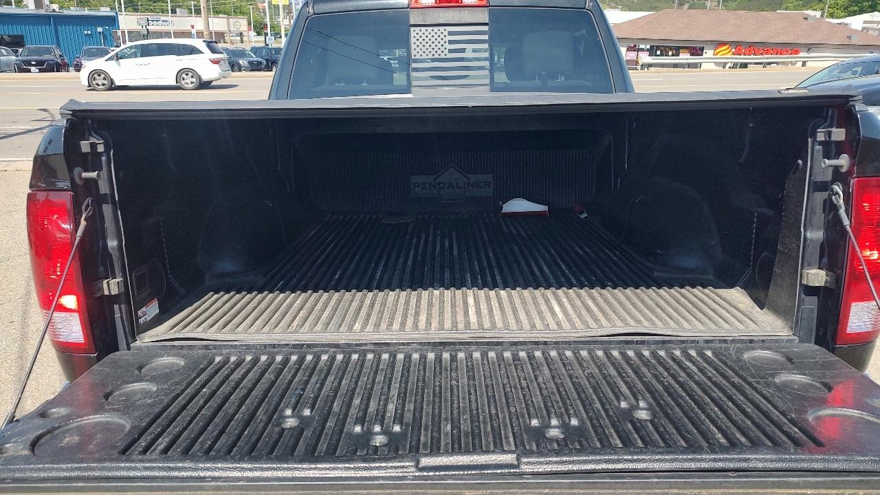 RAM 1500 SLT Crew Cab SWB 4WD 2016