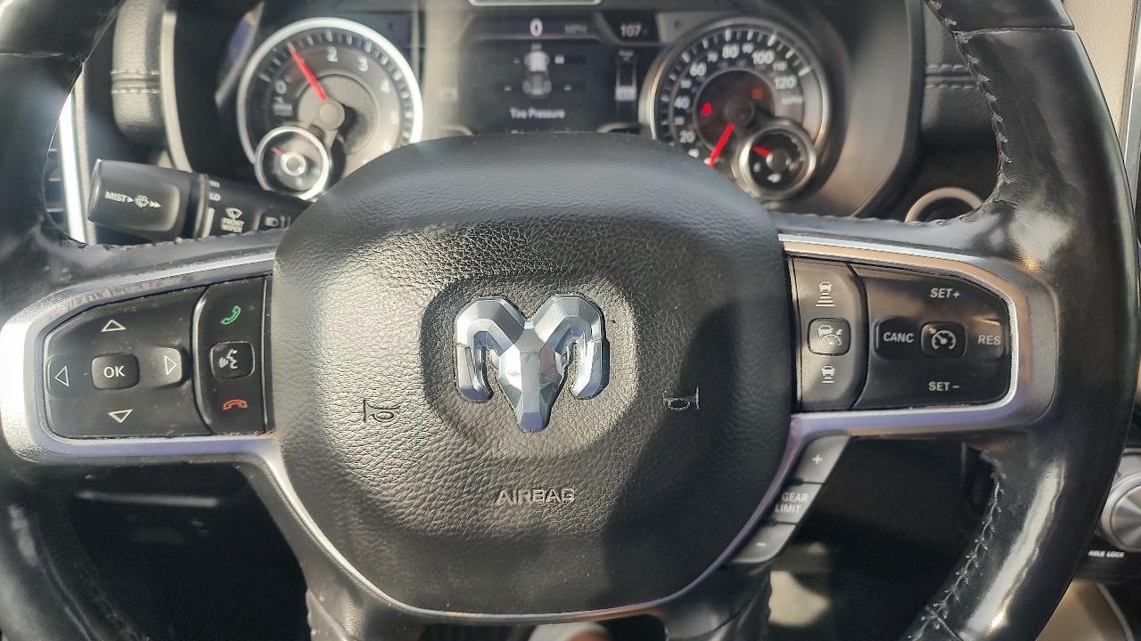 RAM 1500 Laramie Crew Cab SWB 4WD 2019