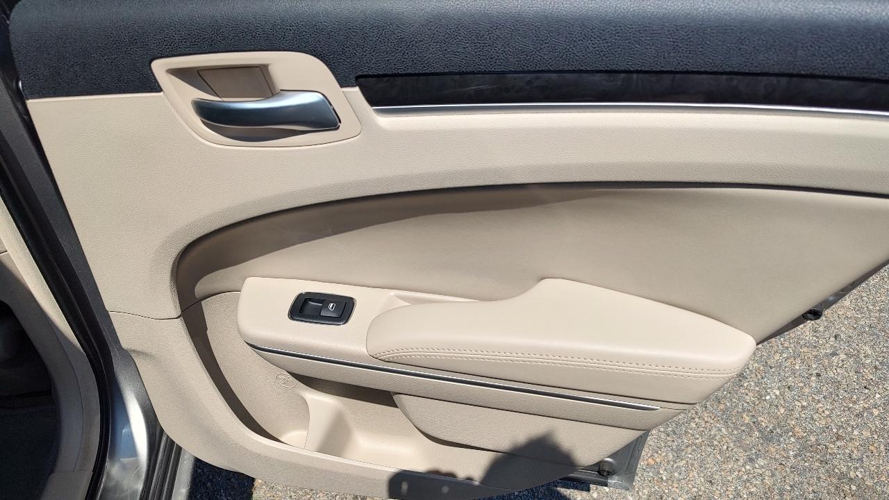 Chrysler 300 RWD 2014