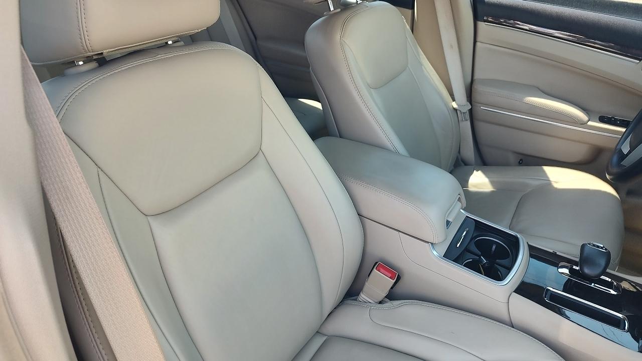 Chrysler 300 RWD 2014