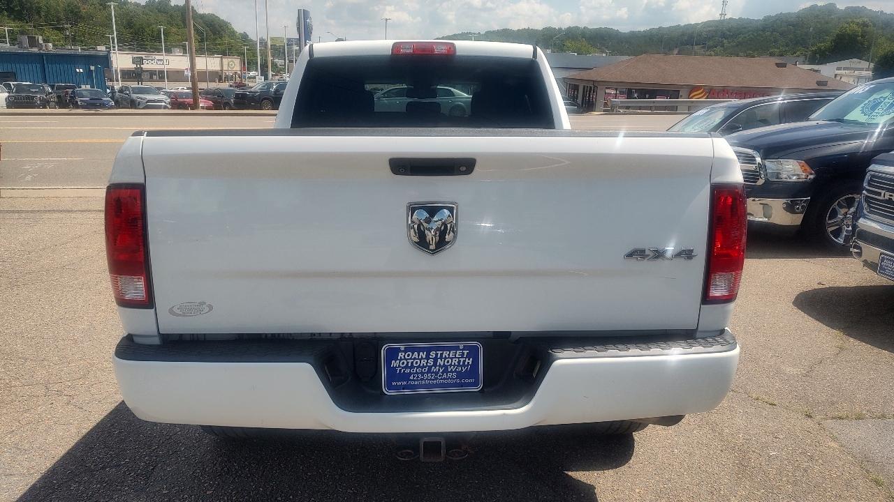 RAM 1500 Tradesman Quad Cab 4WD 2015
