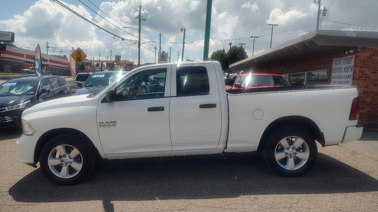 RAM 1500 Tradesman Quad Cab 4WD 2015