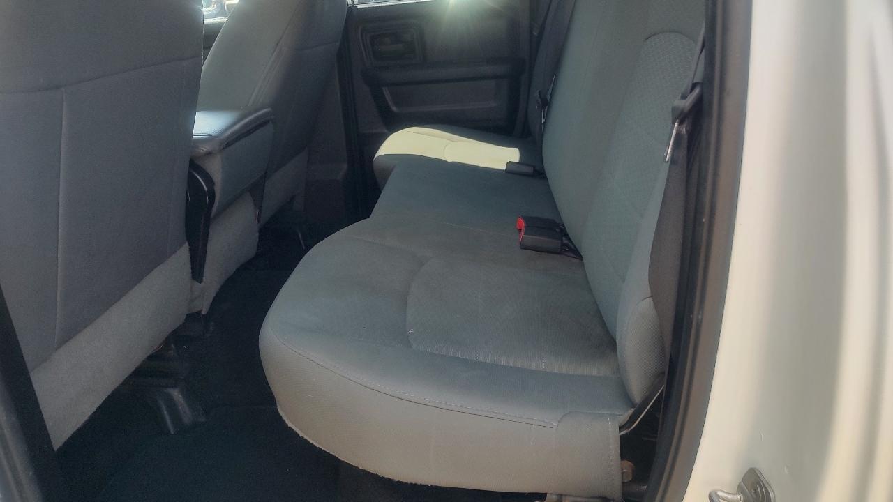 RAM 1500 Tradesman Quad Cab 4WD 2015