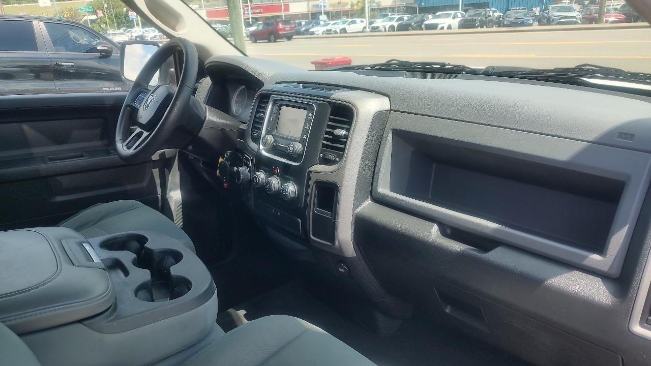 RAM 1500 Tradesman Quad Cab 4WD 2015