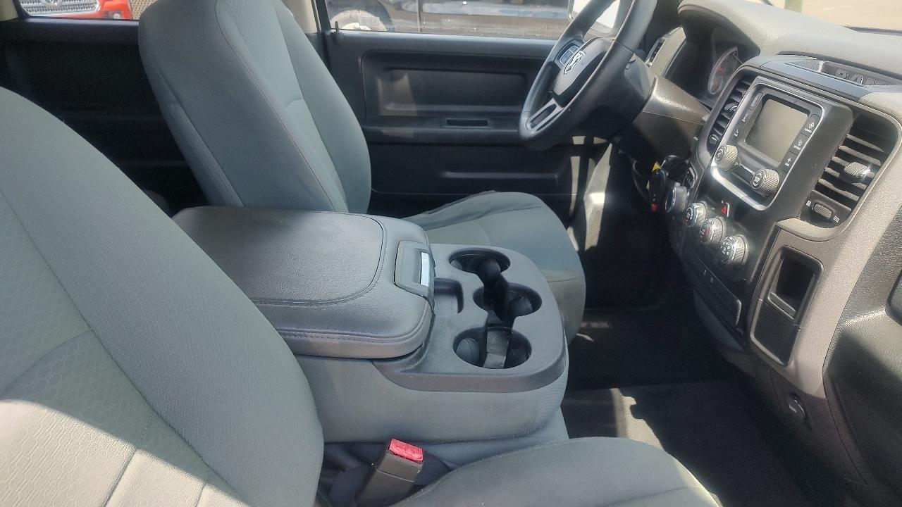 RAM 1500 Tradesman Quad Cab 4WD 2015