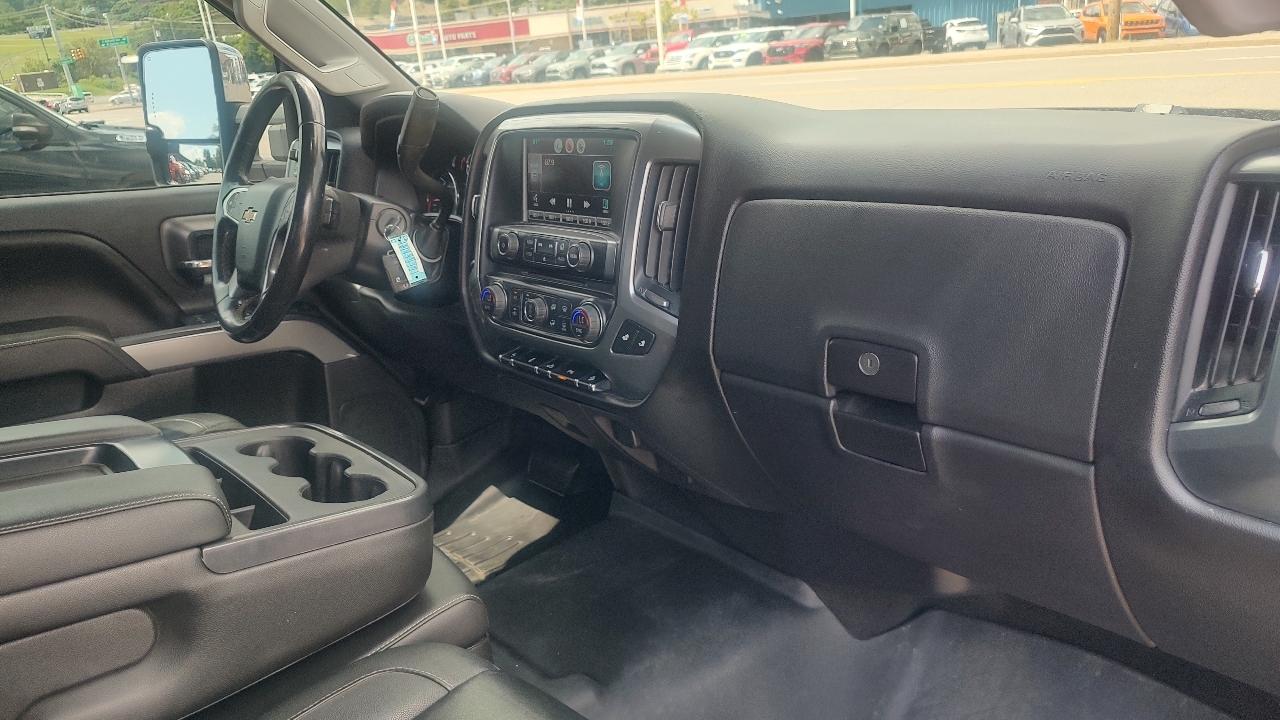 Chevrolet Silverado 2500HD LT Crew Cab 4WD 2015