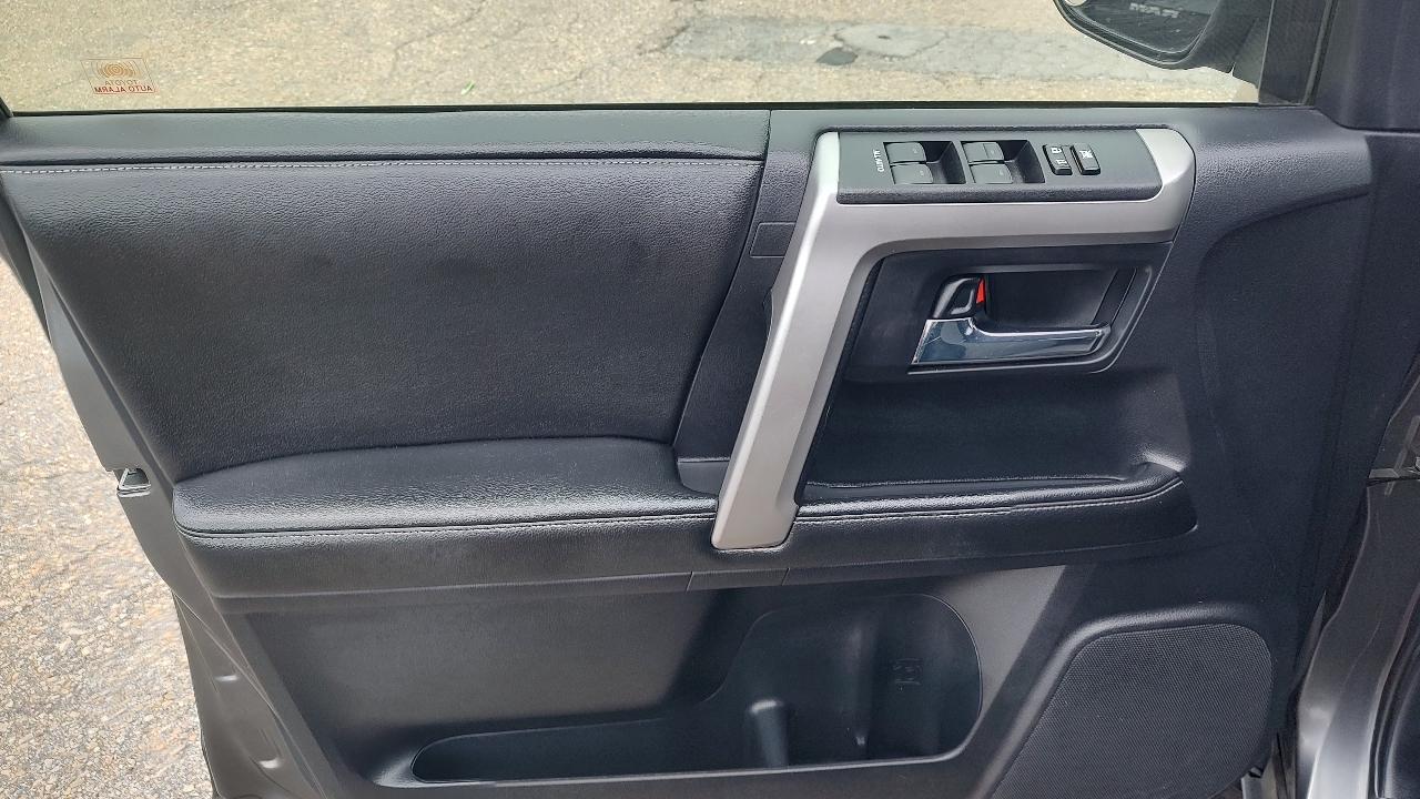 Toyota 4Runner SR5 4WD 2014