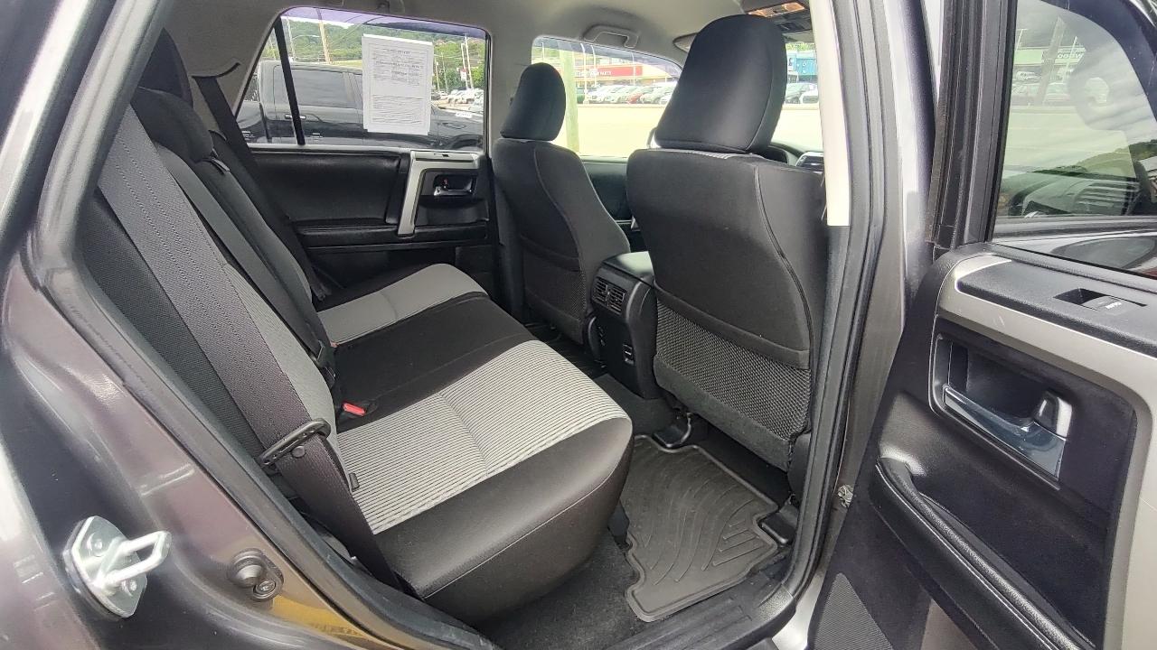 Toyota 4Runner SR5 4WD 2014