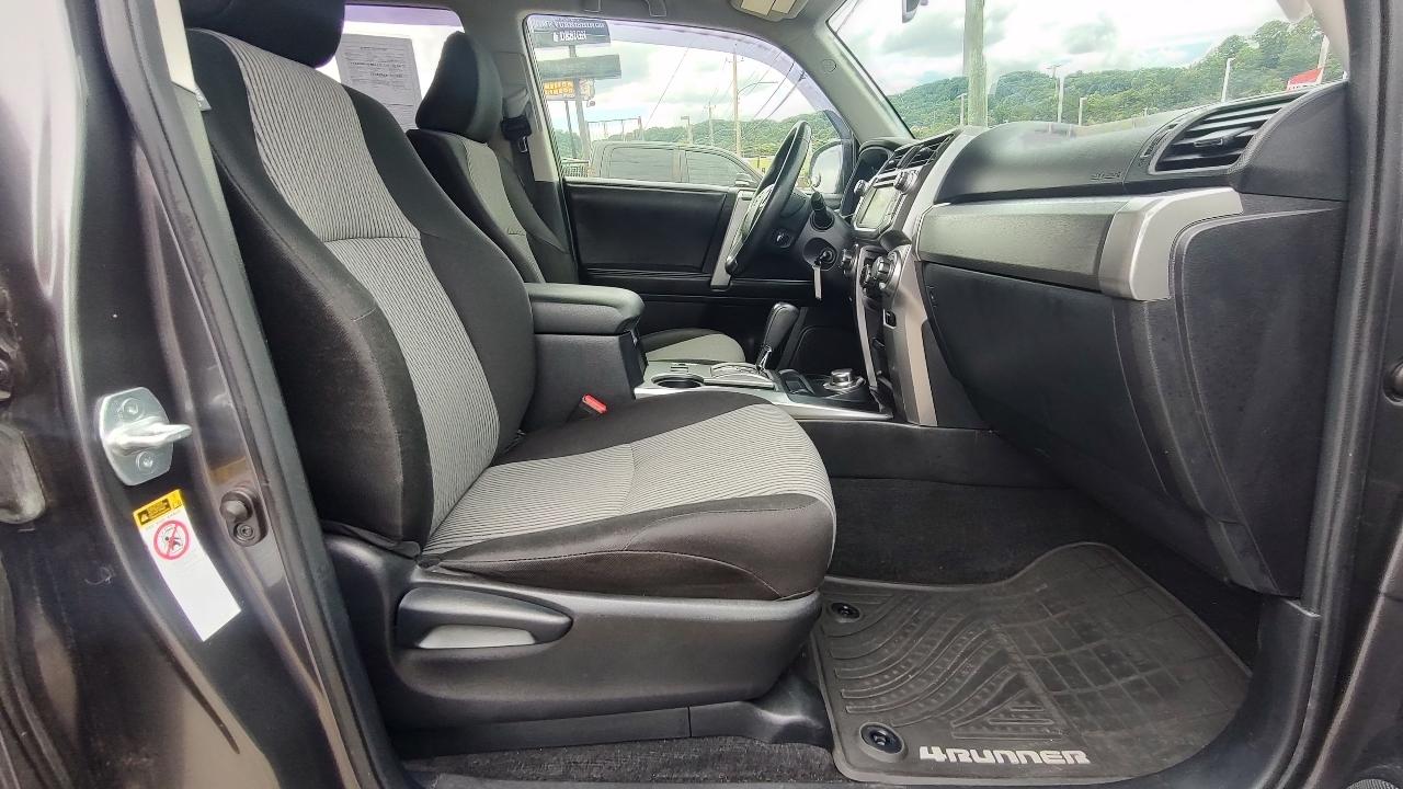 Toyota 4Runner SR5 4WD 2014