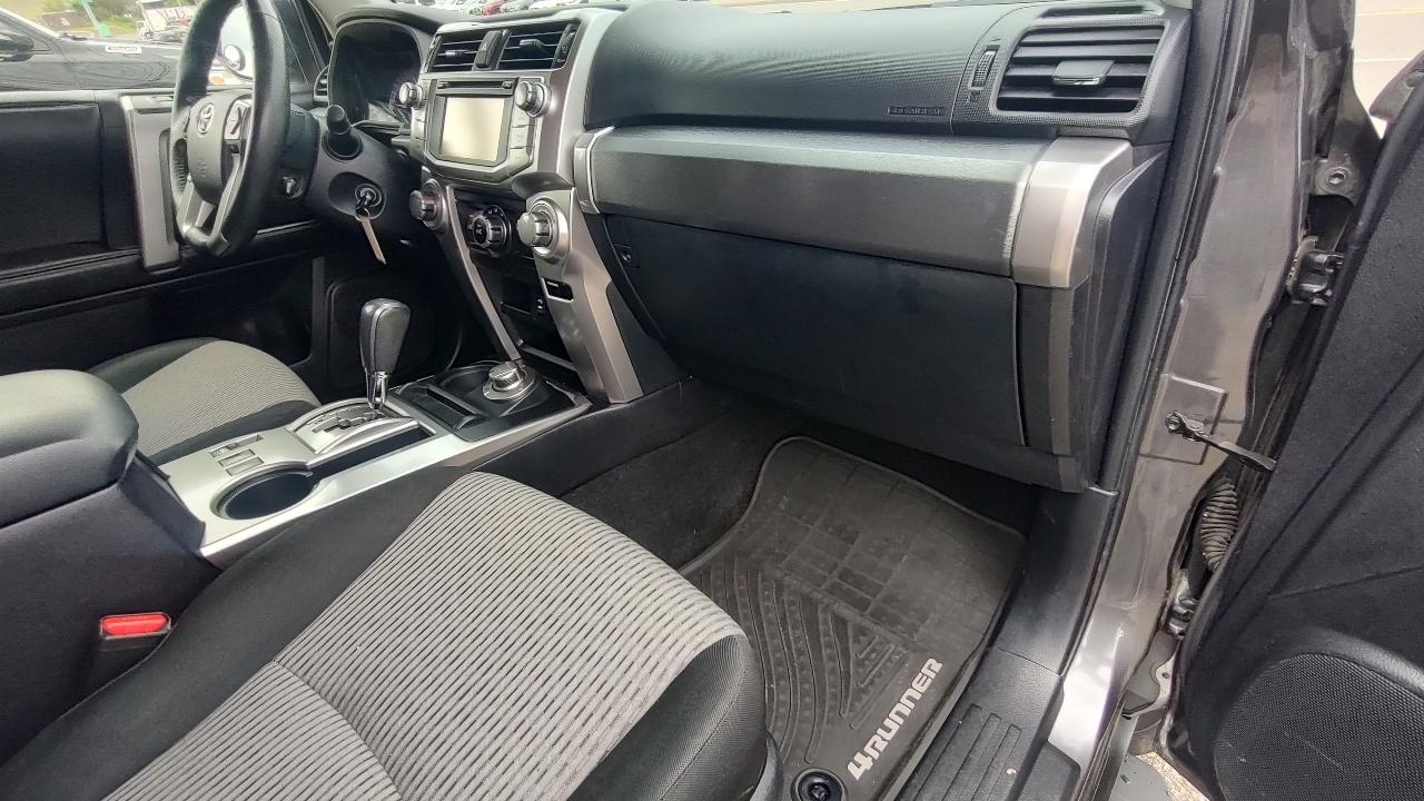 Toyota 4Runner SR5 4WD 2014