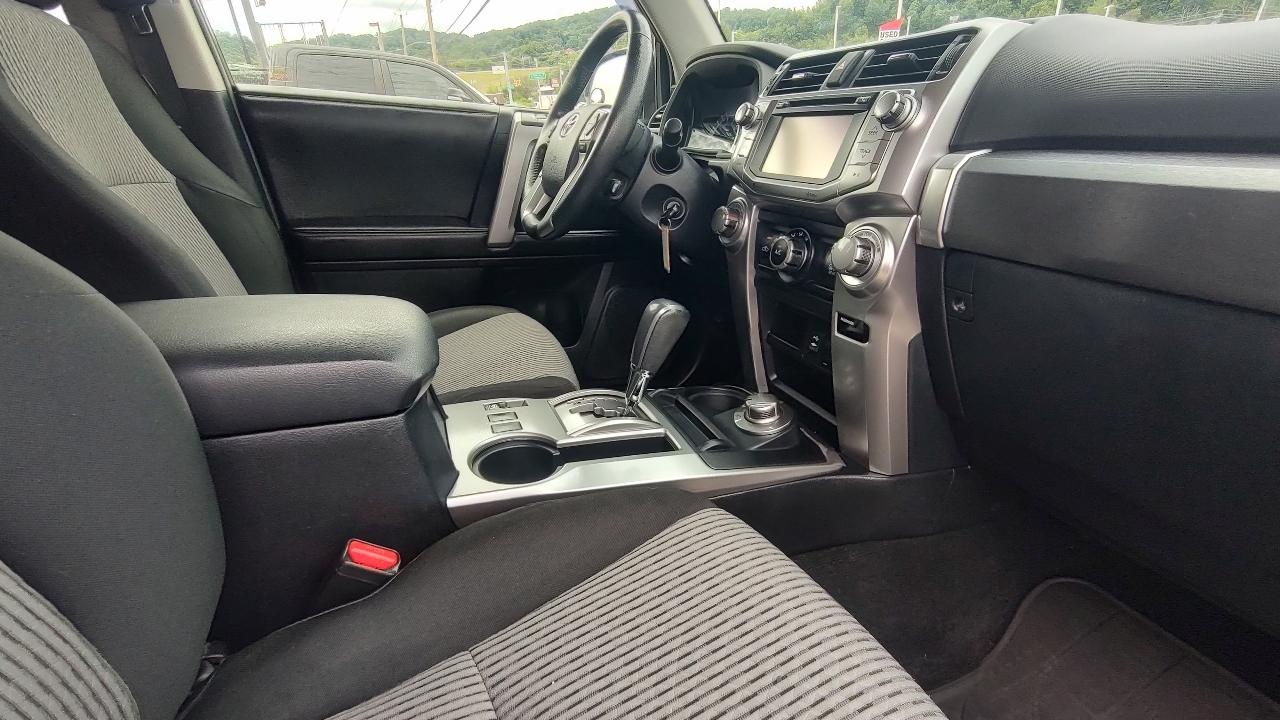 Toyota 4Runner SR5 4WD 2014