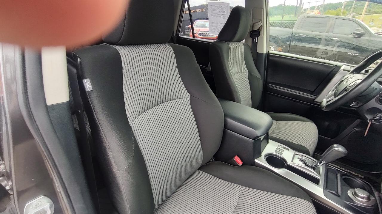 Toyota 4Runner SR5 4WD 2014
