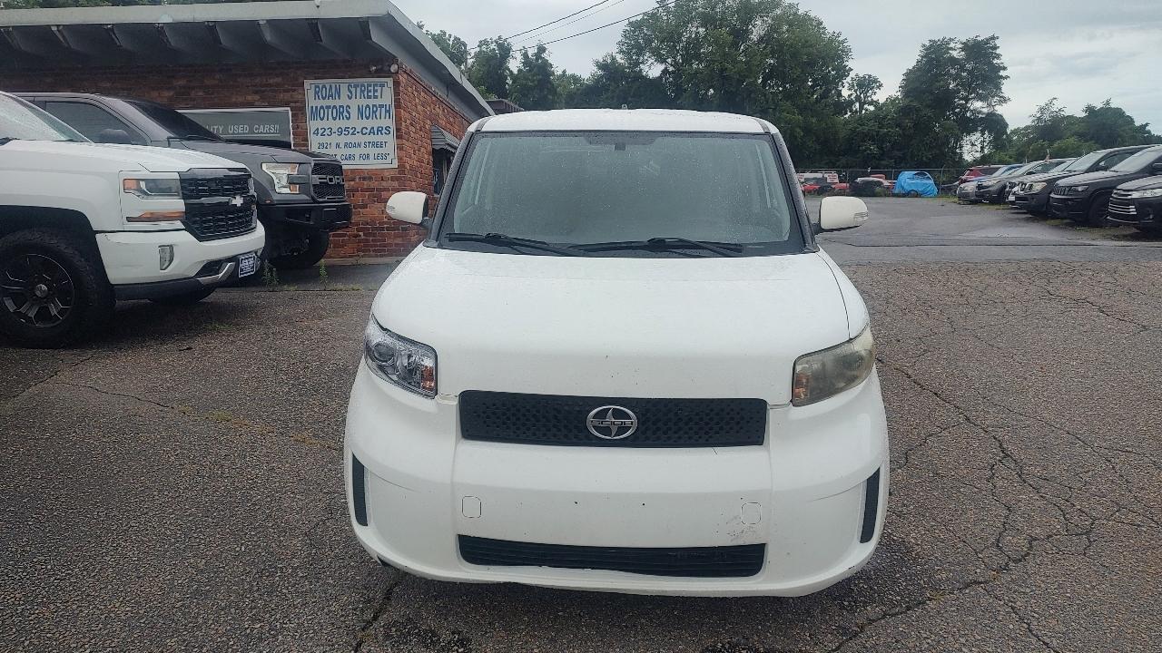 Scion xB 5-Door Wagon 5-Spd MT 2010