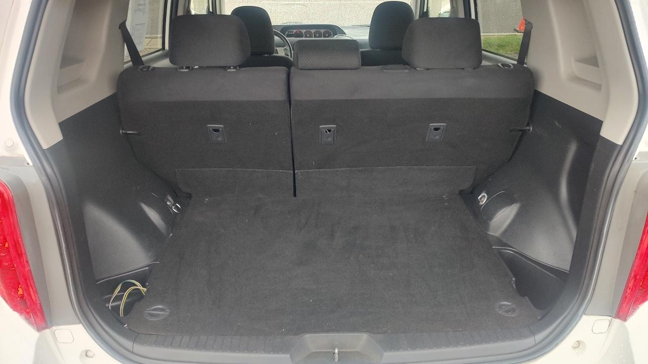 Scion xB 5-Door Wagon 5-Spd MT 2010