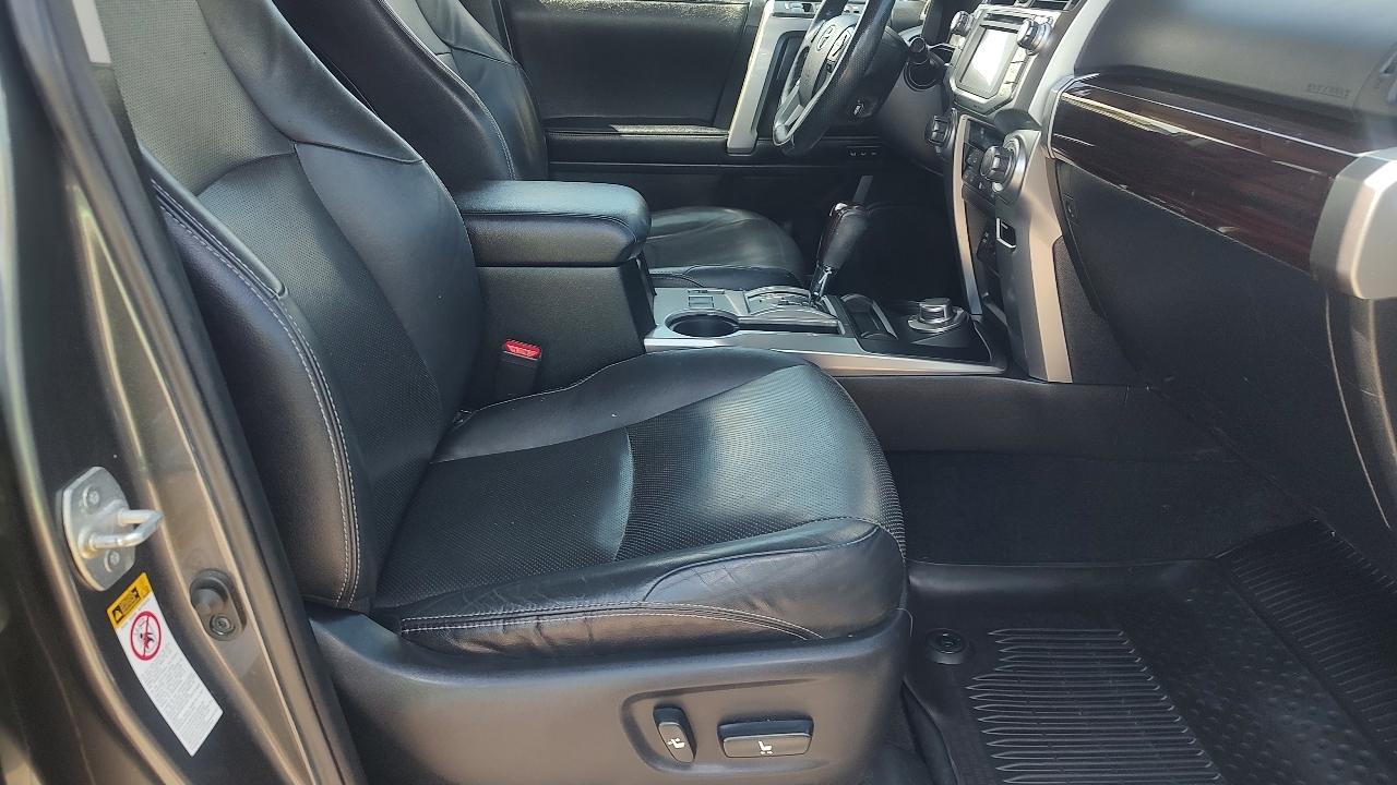 Toyota 4Runner Limited V6 4D SUV 4WD 2017