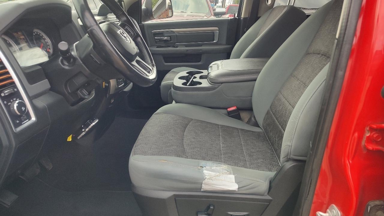 RAM 1500 SLT Quad Cab 4WD 2015
