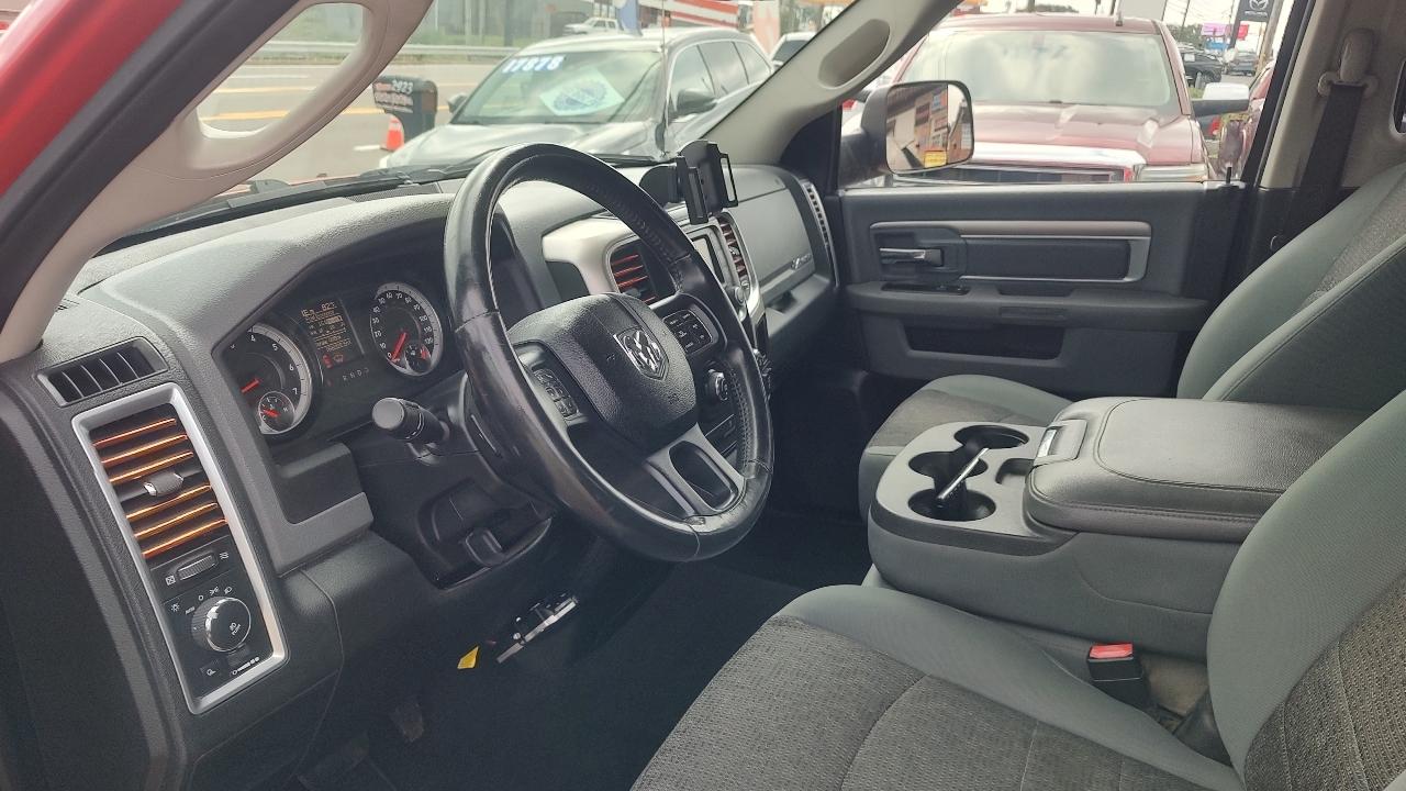 RAM 1500 SLT Quad Cab 4WD 2015
