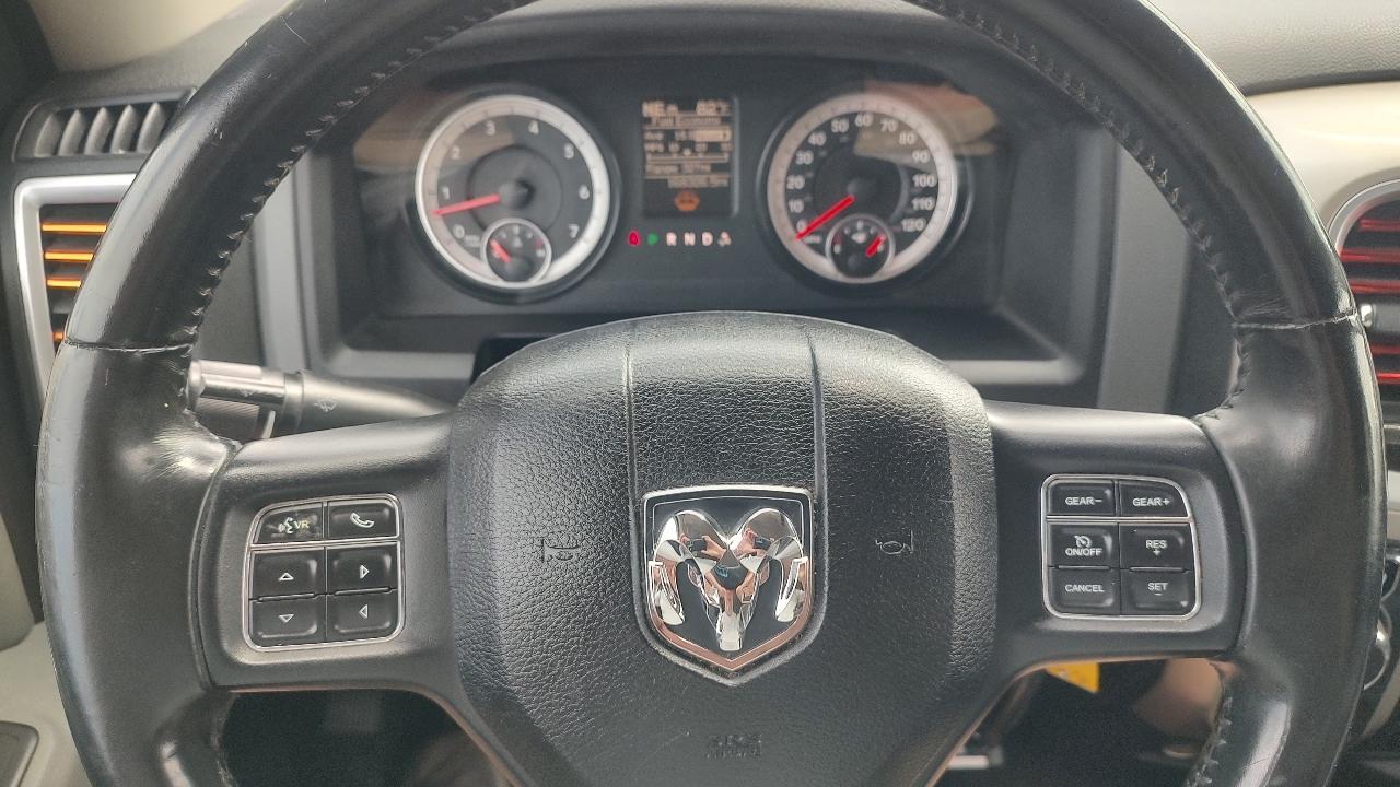 RAM 1500 SLT Quad Cab 4WD 2015