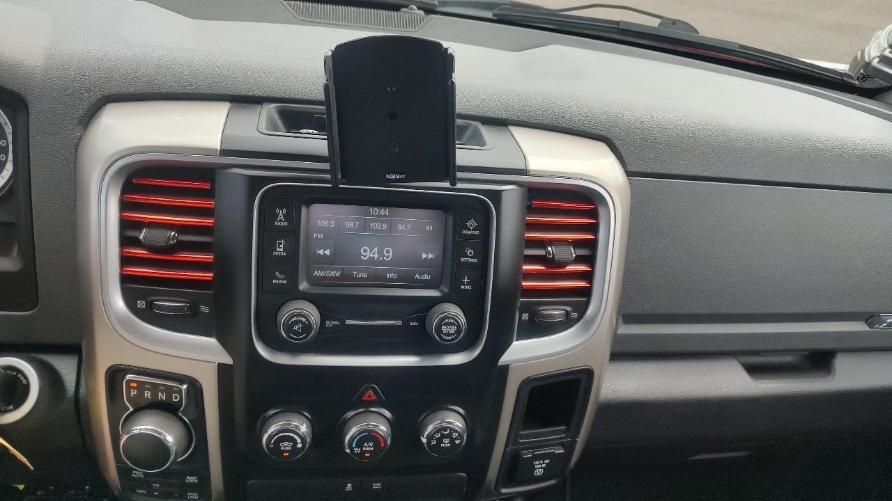 RAM 1500 SLT Quad Cab 4WD 2015