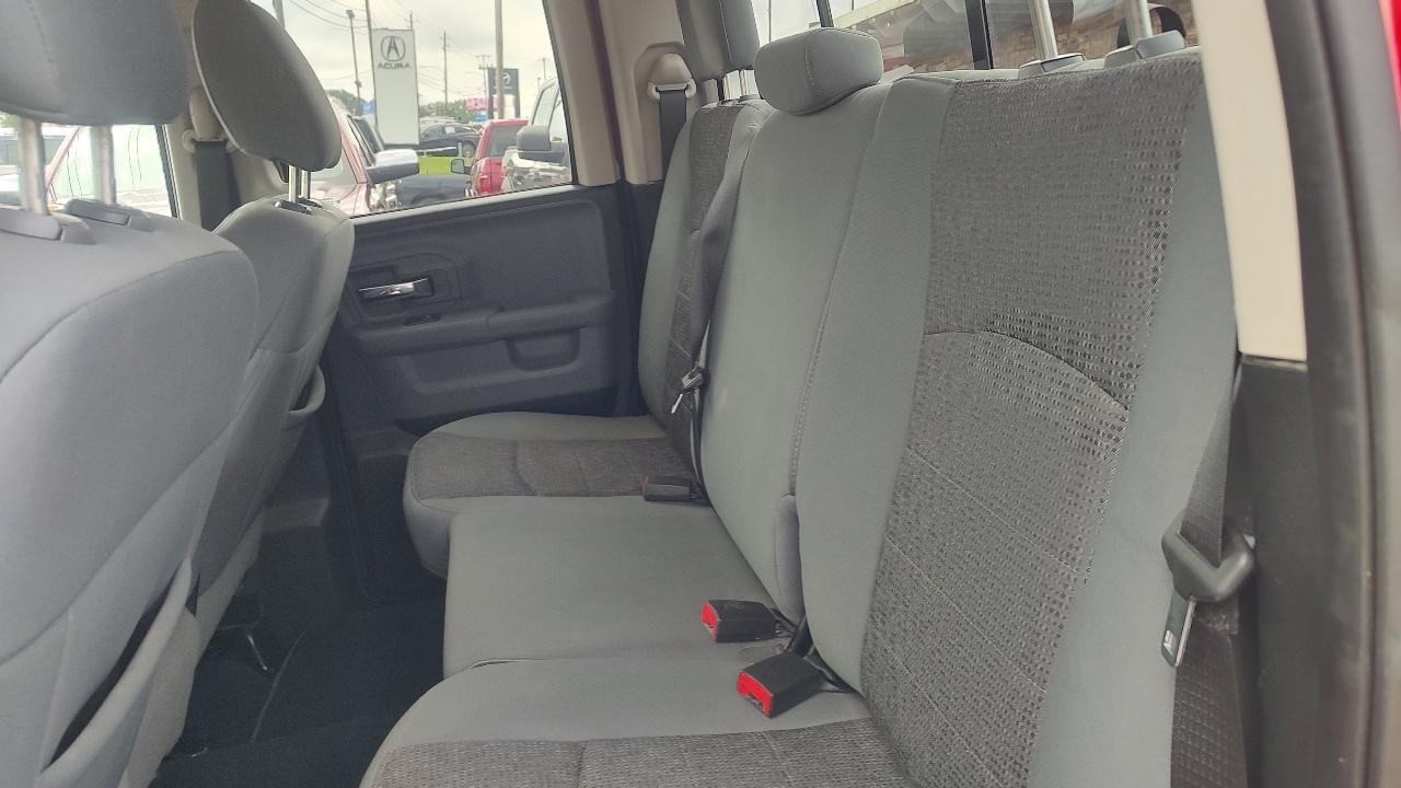 RAM 1500 SLT Quad Cab 4WD 2015