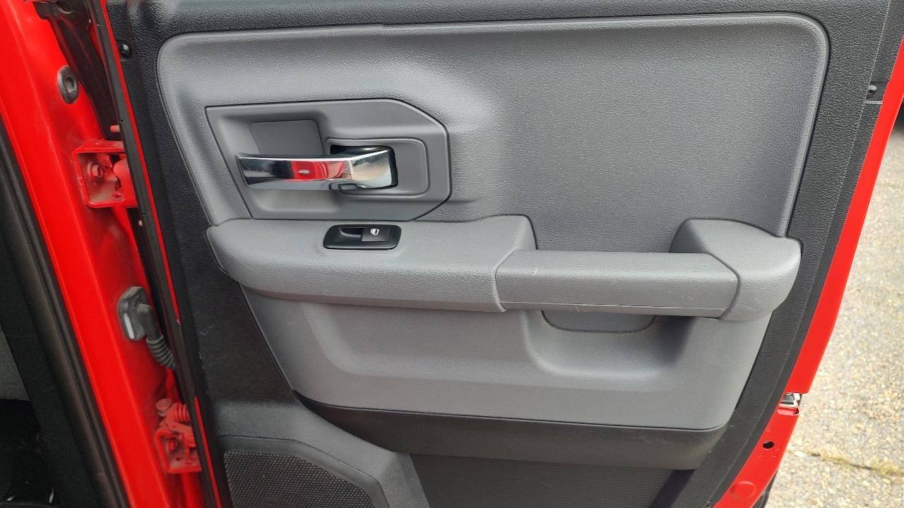 RAM 1500 SLT Quad Cab 4WD 2015