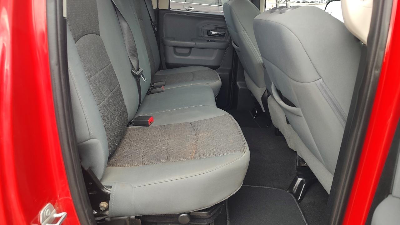 RAM 1500 SLT Quad Cab 4WD 2015